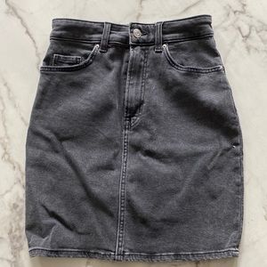 NWT H & M mom skirt size 2